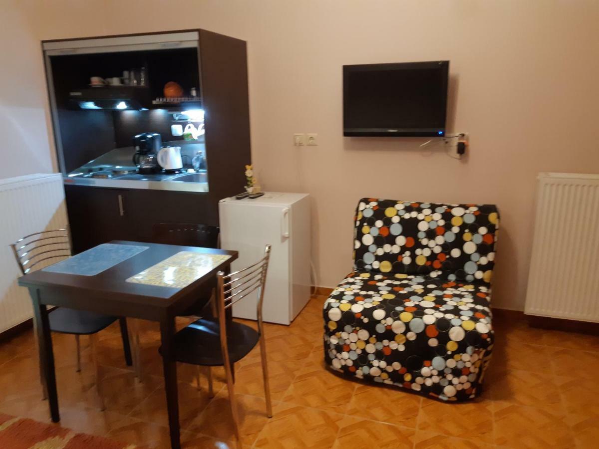 Ariadni 칼라브리타 외부 사진